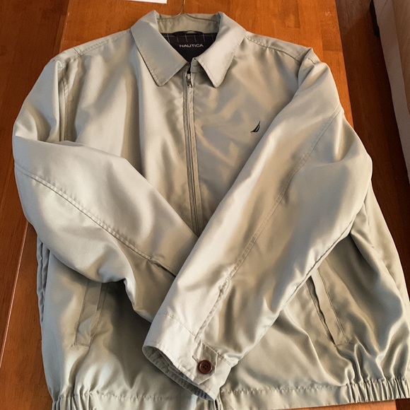 Spring/fall jacket like new - Picture 2 of 4